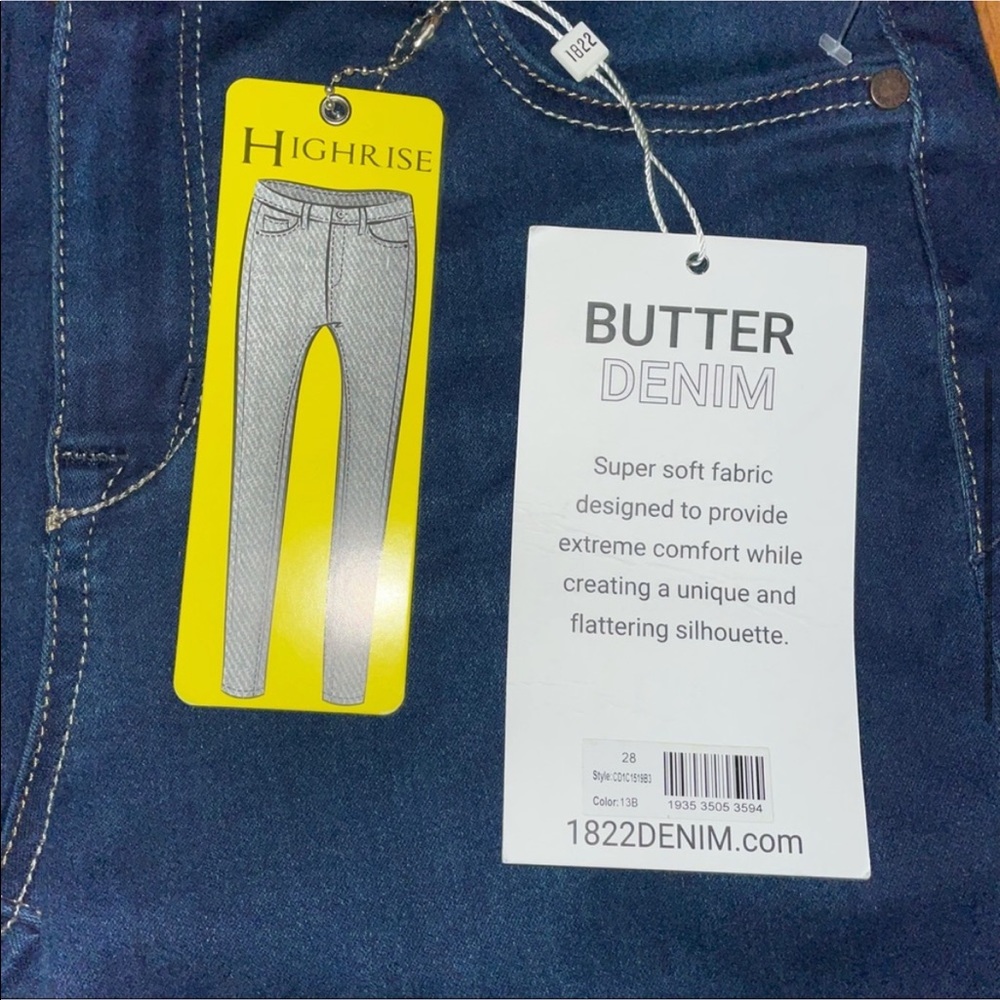 NWT Butter Jeggings
1822 DENIM